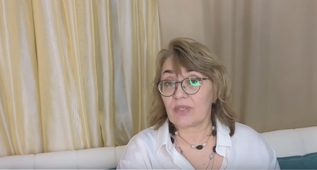 Скриншот с передачи. "Мошенники, Долина и БожЫи одуванчики. Кто запустил эту цепь мошенничеств? Кому выгодно?"