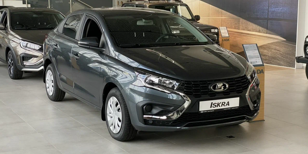 Хотел взять новую Ладу Искру по прайсу, но менеджер выкатил прайс на 185.000 дороже за ненужные допы. Но я нашел способ, как наказать дилера