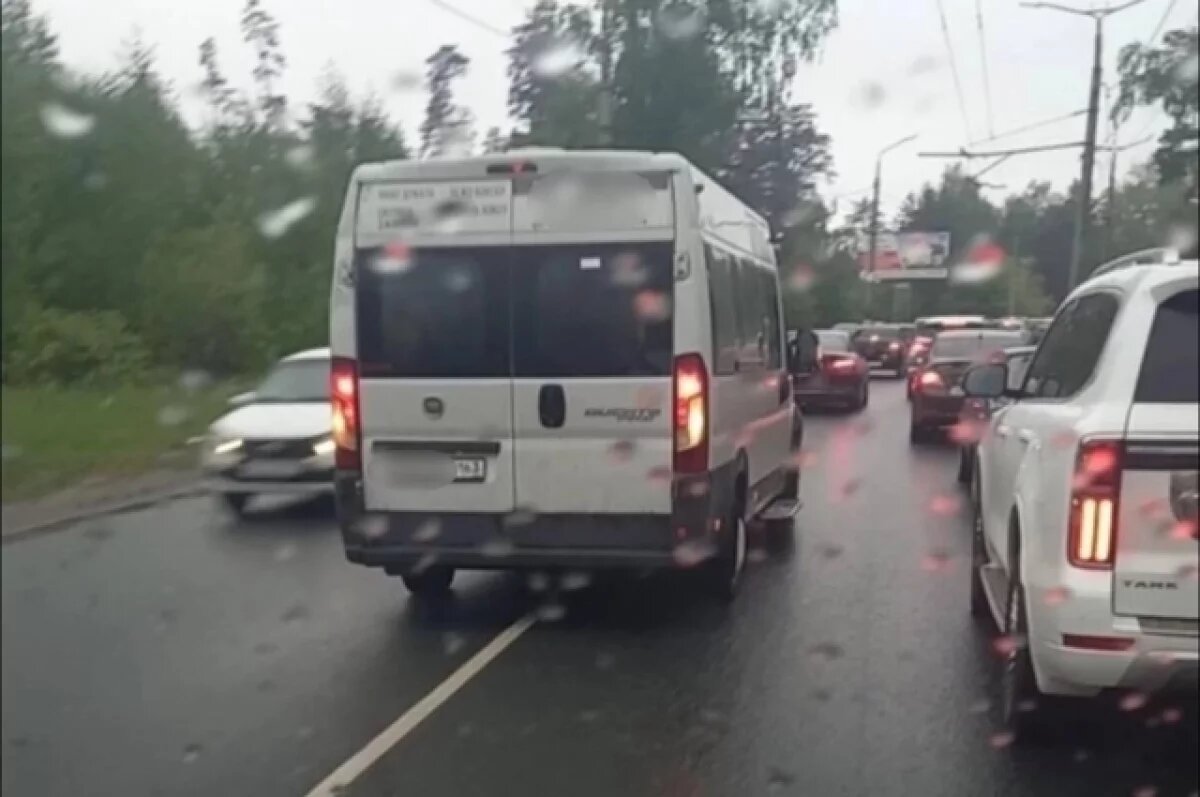    В Тольятти водителю грозит наказание за опасный манёвр на встречной полосе