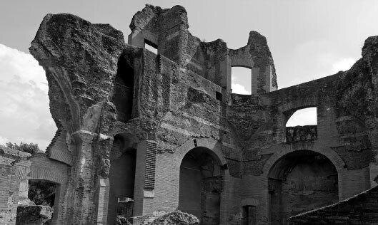 Руины греческой библиотеки на вилле Адриана