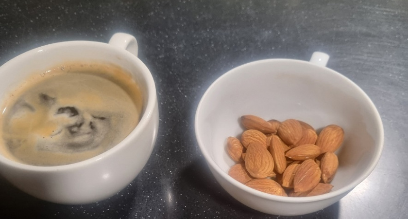    Диетолог поставил точку в важном вопросе: кофе с молоком - вред или польза