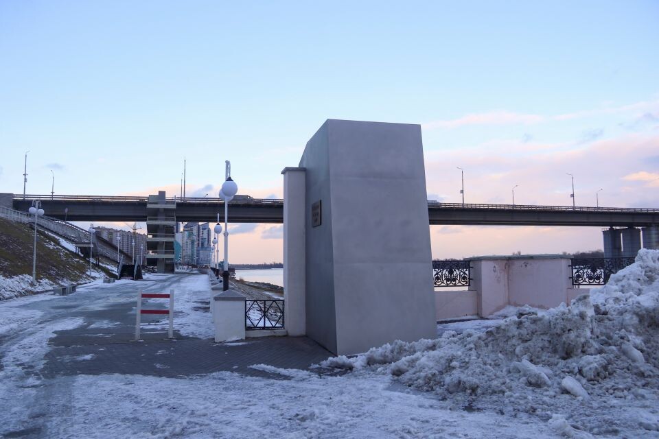    Постамент для скульптуры "Обь" на набережной Барнаула. Источник: Виталий Барабаш