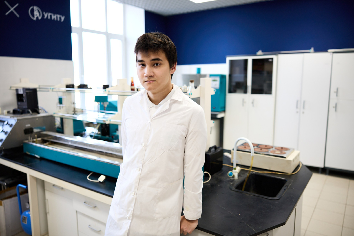 Став студентом, Вадим Харисов много времени посвящает подготовке школьников к олимпиадам.