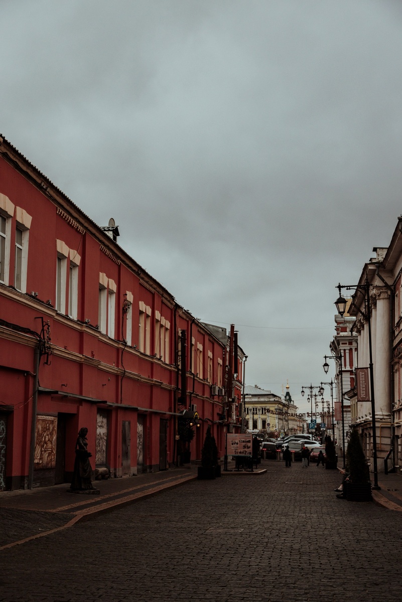 Вид на Рождественскую с улицы Кожевенной