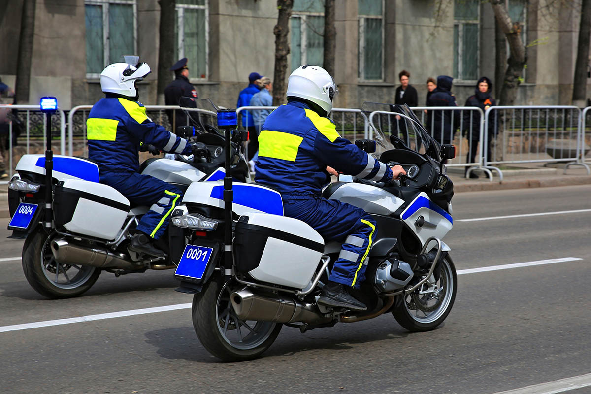    Мотобат на городской улице. Источник: alleks19760526 / Shutterstock / FOTODOM