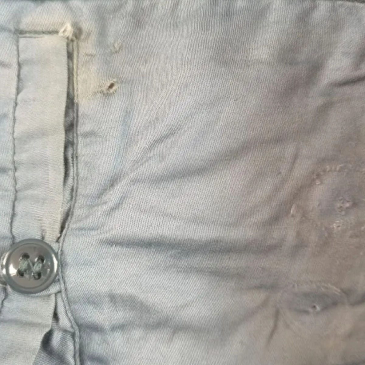 Дырки от значков и медалей