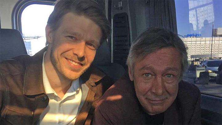    Никита Ефремов с отцом. Фото: ТГ-канал Super.ru