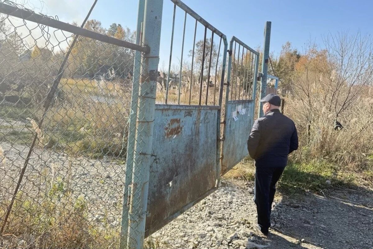    Дачники незаконно закрыли проход к озеру в ЕАО