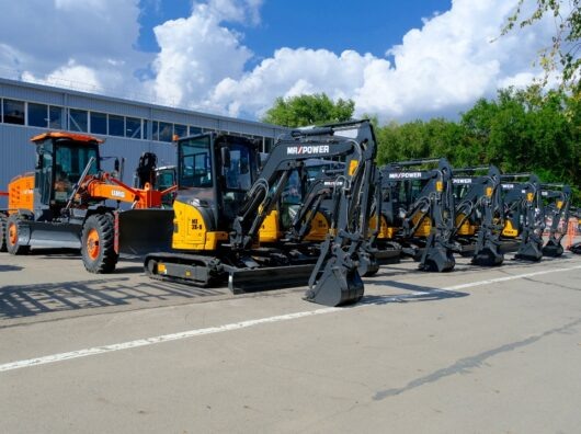    центр мини-экскаваторов // фото: пресс-служба Бизон ДСТ