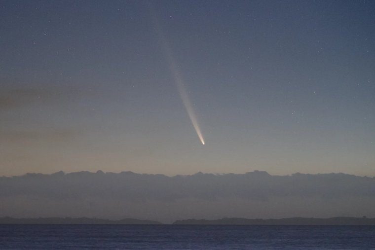     Метеорит сгорел в небе