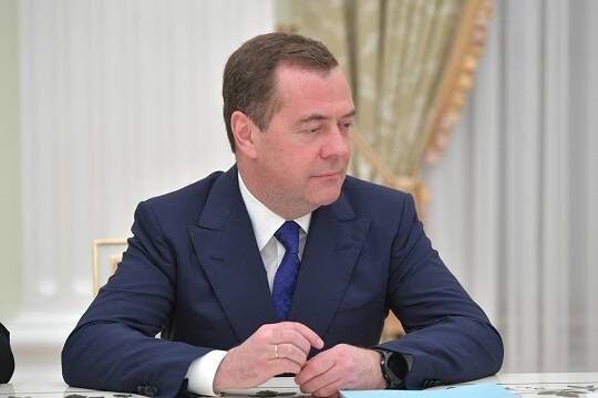    Медведев: Зеленский попал в цугцванг из-за коррупционного скандала с Миндичем и потерял доверие Европы