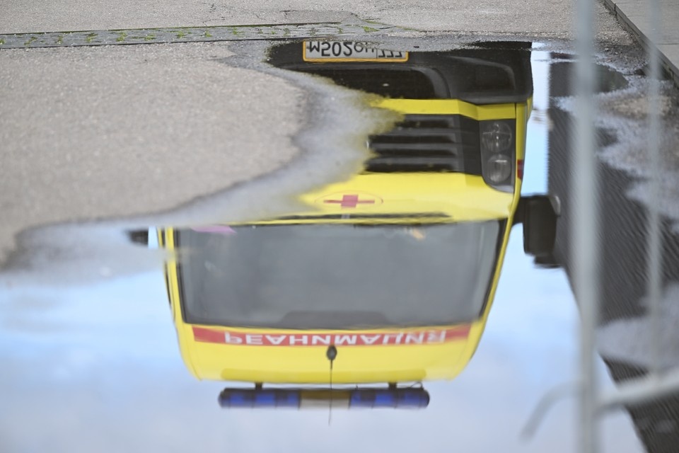    На место происшествия мгновенно выехали спасатели и медики. Фото: минздрав Приморья Евгения ГУСЕВА