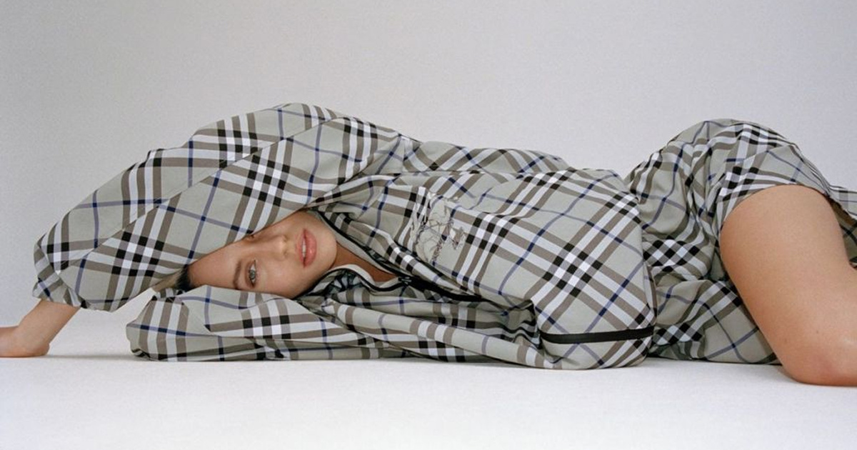    Продажи Burberry выросли впервые за два года (фото 1)