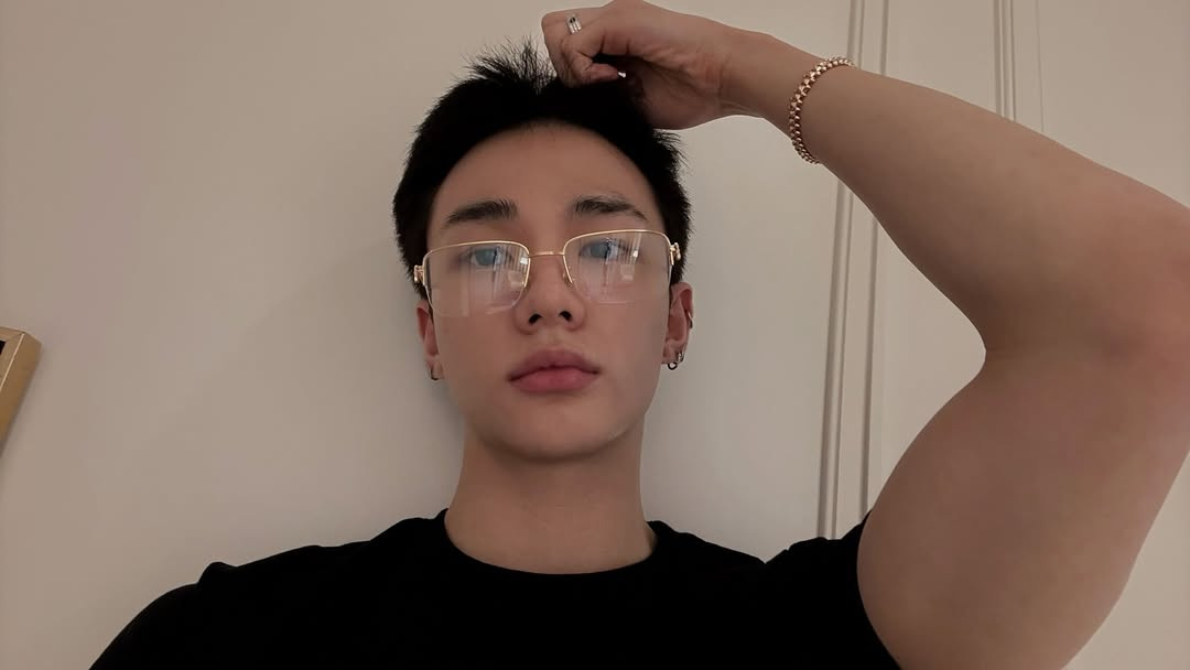     Соцсети Хван Хенджина