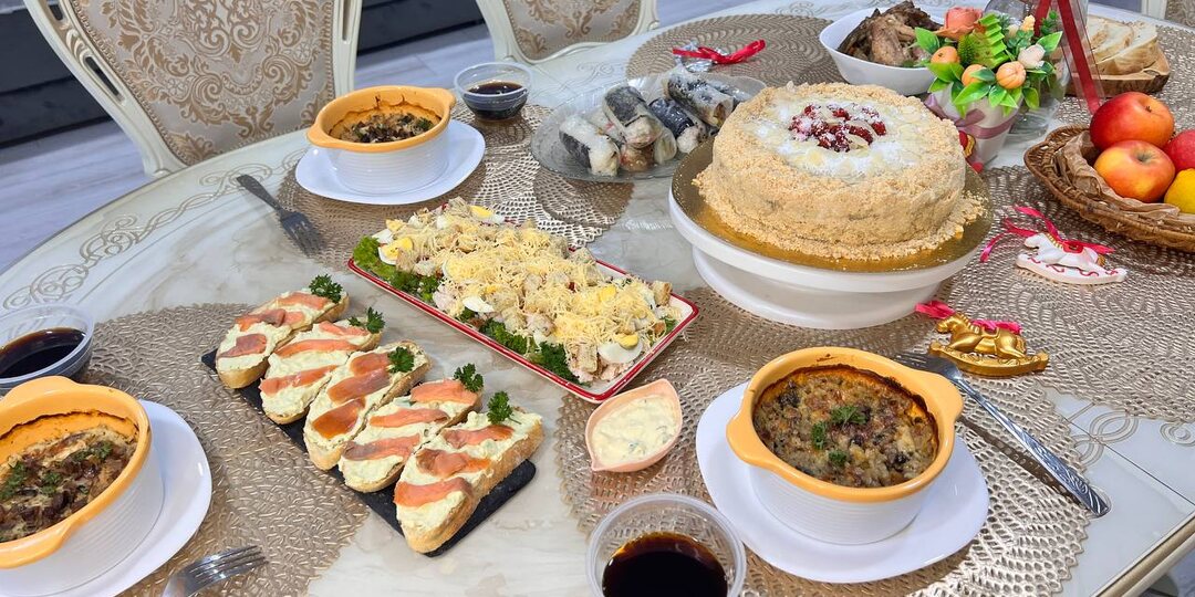 Новогодний стол 2026 на троих. Идеи простых и вкусных блюд, 6 рецептов