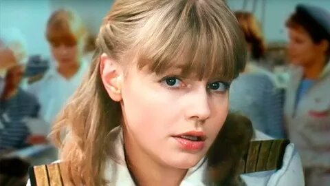 "Сначала одна рюмочка, потом две, три...": эмиграция, любовный треугольник и алкоголизм Марины Шиманской. Ей 70 лет, как она выглядит