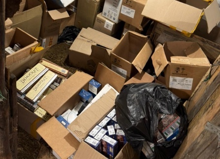 Злоумышленник хранил сигареты для последующего сбыта