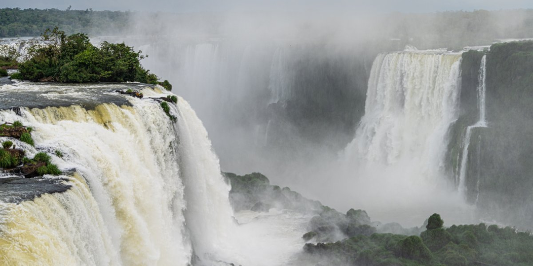 Это стоит увидеть: лучшие водопады мира и ГЭС-гигант