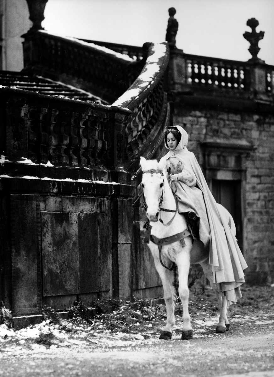 Кадр из фильма «Три орешка для Золушки» (1973) (реж. Вацлав Ворличек)