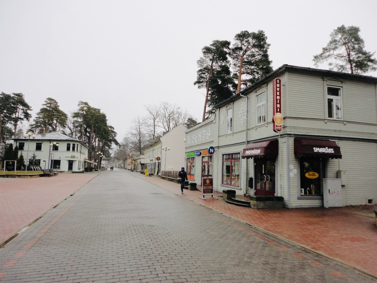 Юрмала. Пешеходная улица Йомас