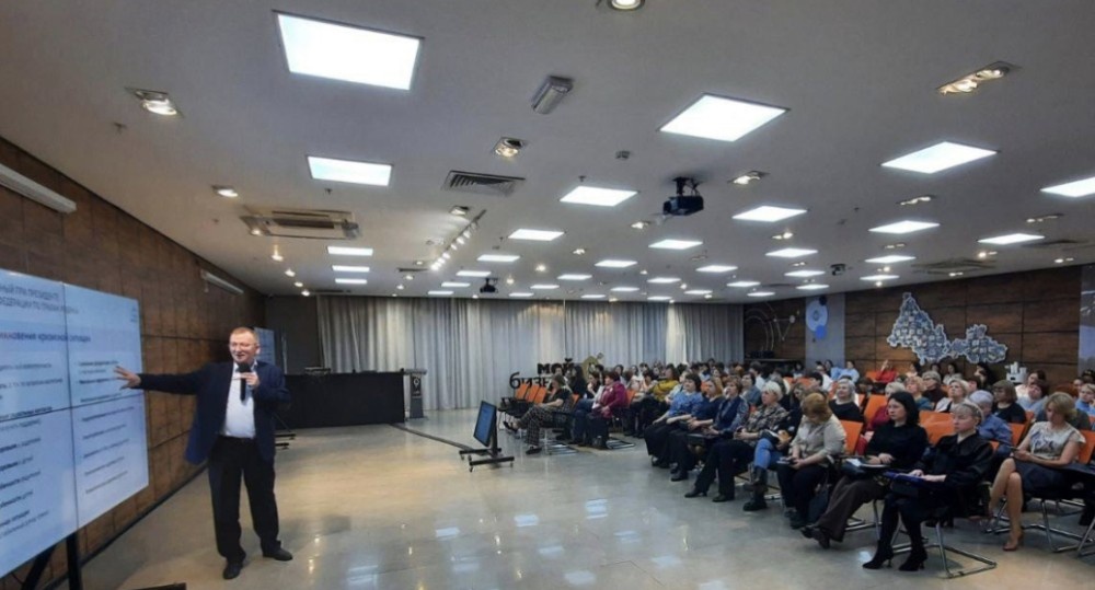    Число детей в интернатах и детдомах Оренбуржья снизилось на 30,6%