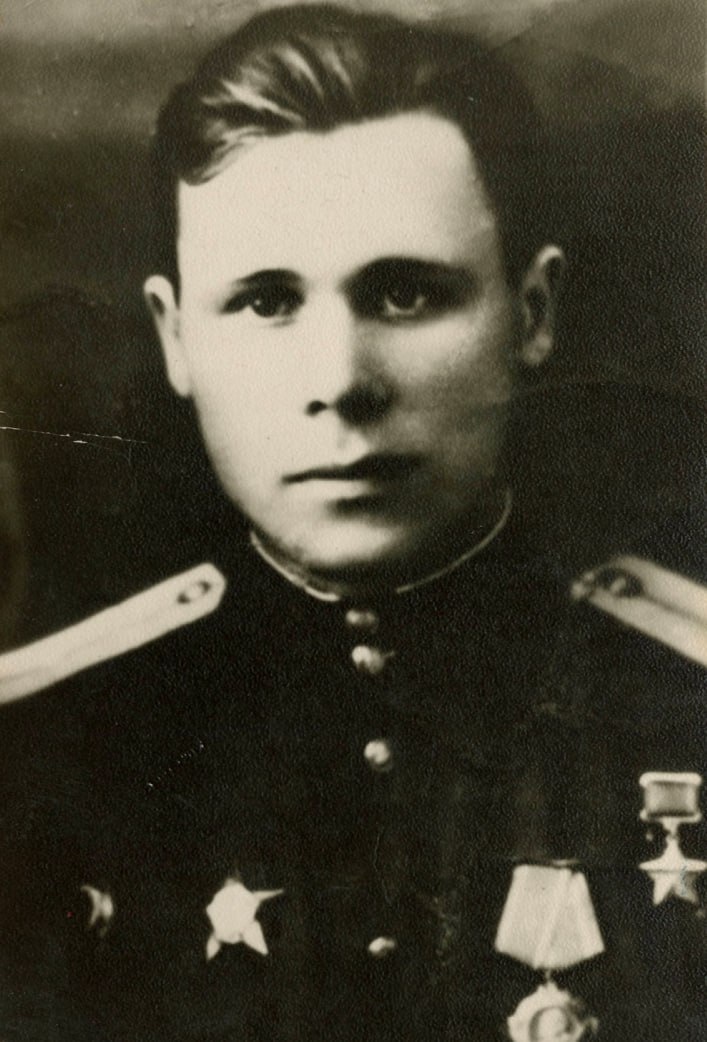 ЧЕМОДУРОВ ВЯЧЕСЛАВ ИВАНОВИЧ — командир пулеметного расчета 9-й роты 858-го стрелкового полка 283-й стрелковой дивизии 3-й армии Центрального фронта, сержант