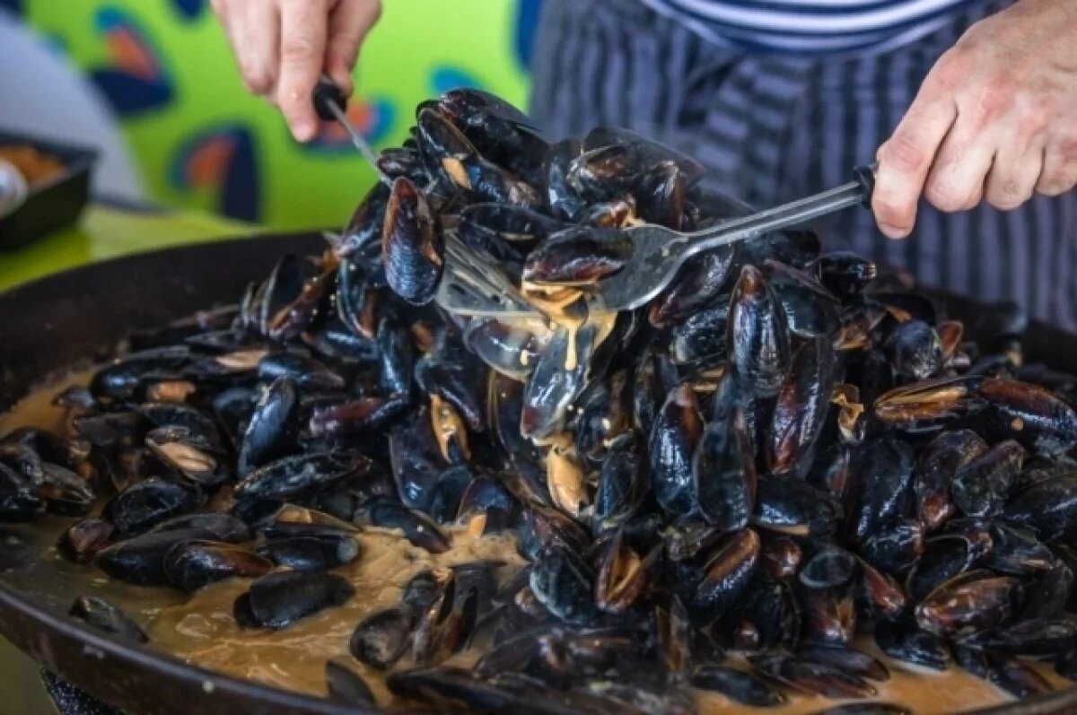    NTV: в Стамбуле три туриста умерли после фаршированных мидий и картофеля