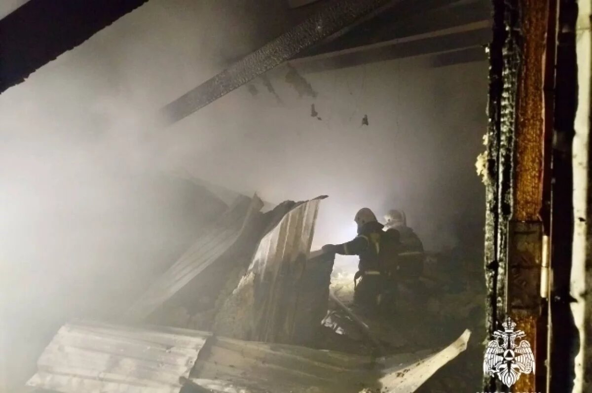    В Твери пожар на складе уничтожил пиломатериалы