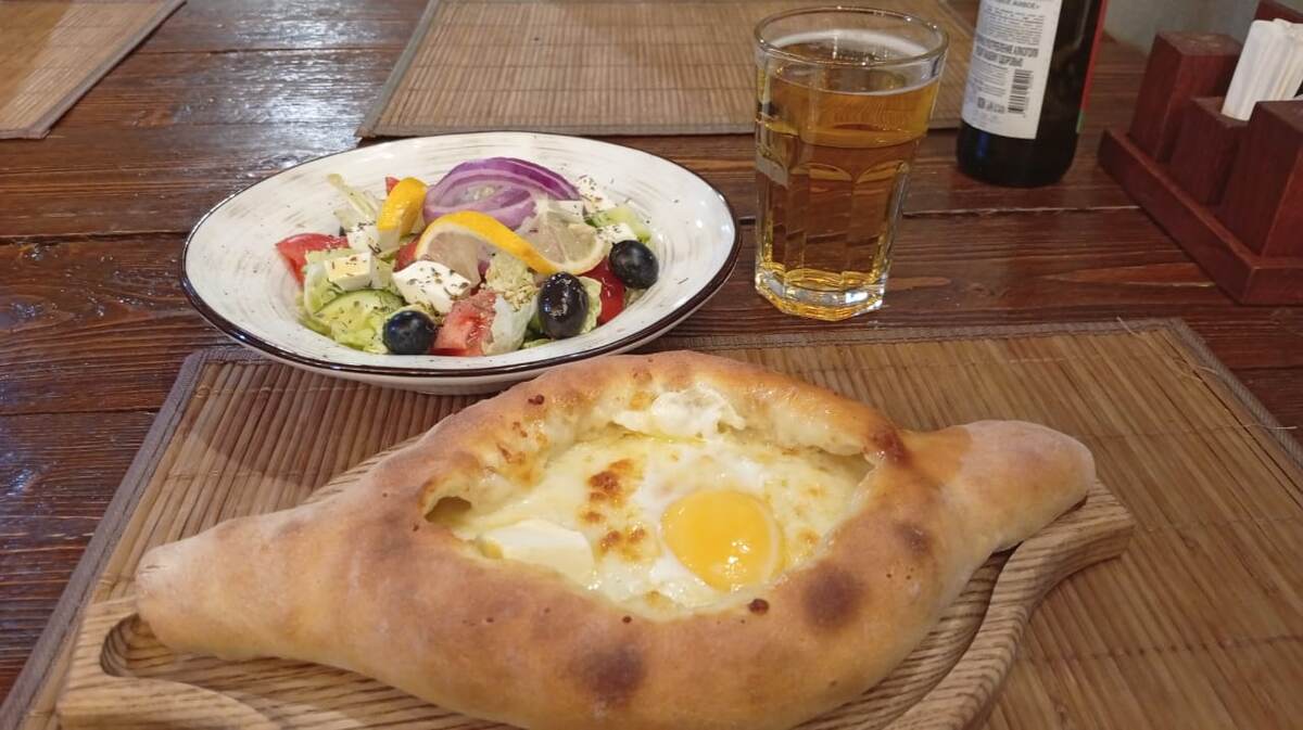 Во второй свой визит к Рафе я предпочел греческий акент грузинскому.