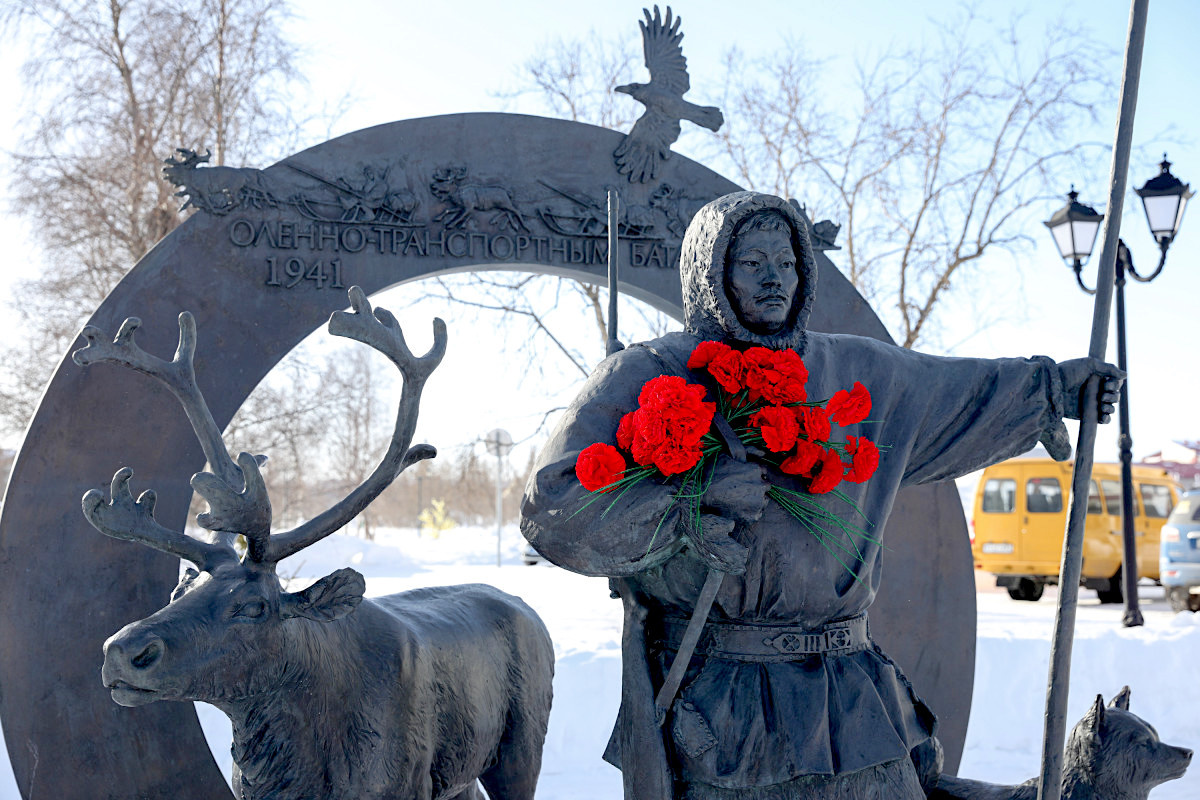 Памятник «Подвигу участников оленно-транспортных батальонов» в Нарьян-Маре. Фото: Екатерина Эстер. Источник: nao24.ru