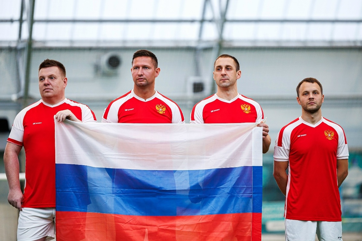    Болельщики из Карелии помогли сборной России победить перуанских фанатов в Петербурге© Юрий Стародубцев