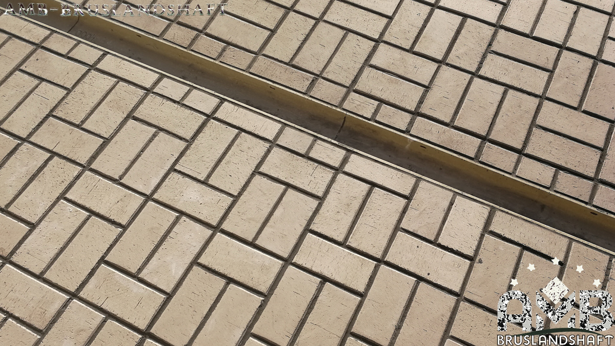 желоба примыкания к брусчатке на клеевой состав