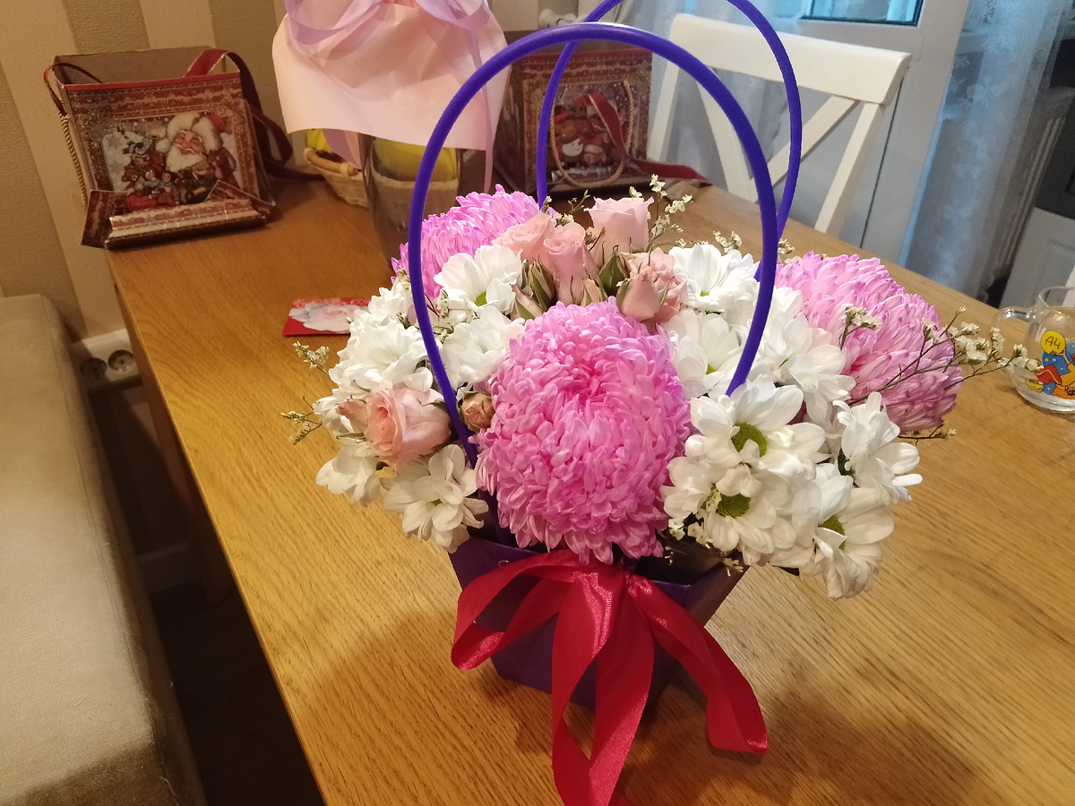 Фото автора, внуки подарили мне букетик