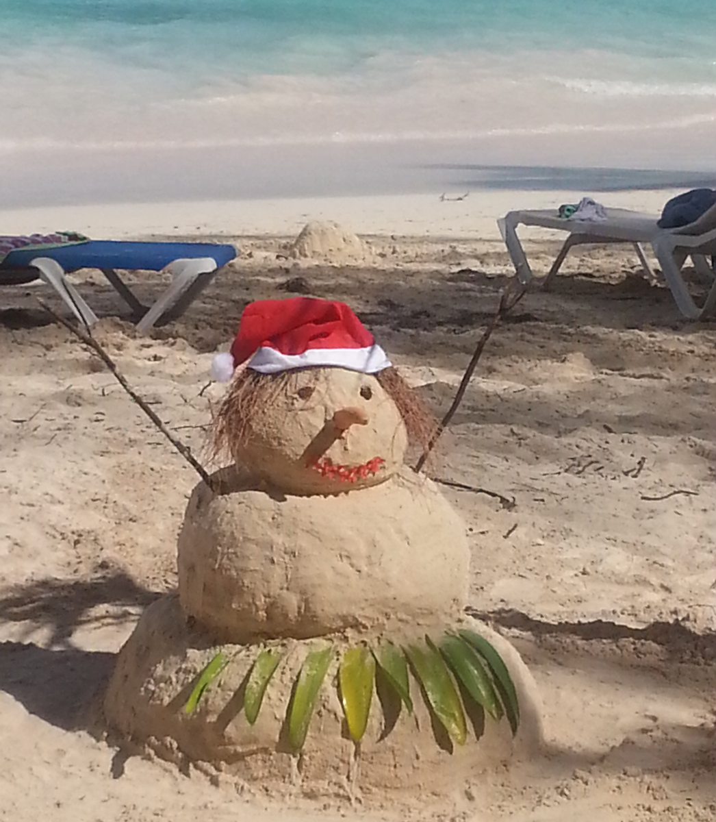 "Снеговик" из песка. Фото автора. 