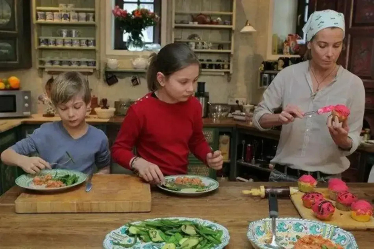  Юлия Высоцкая с детьми. Фото: 