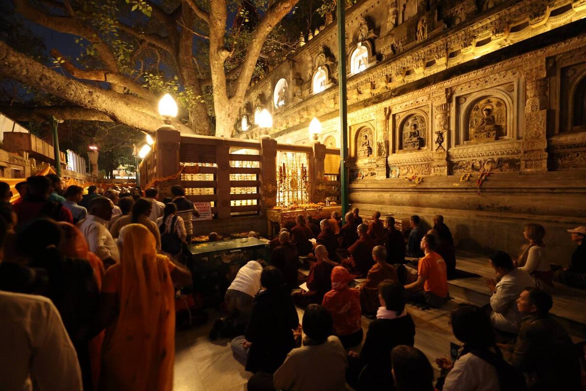 Дерево Бодхи, под которым Будда достиг просветления