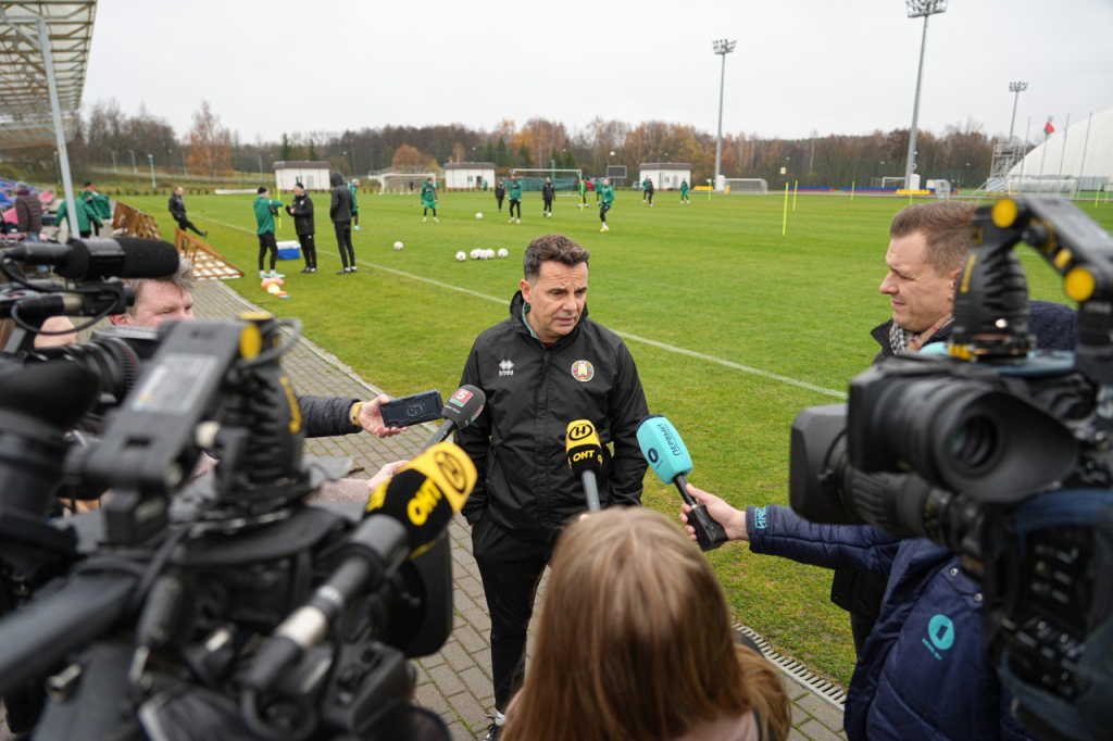 Карлос Алос