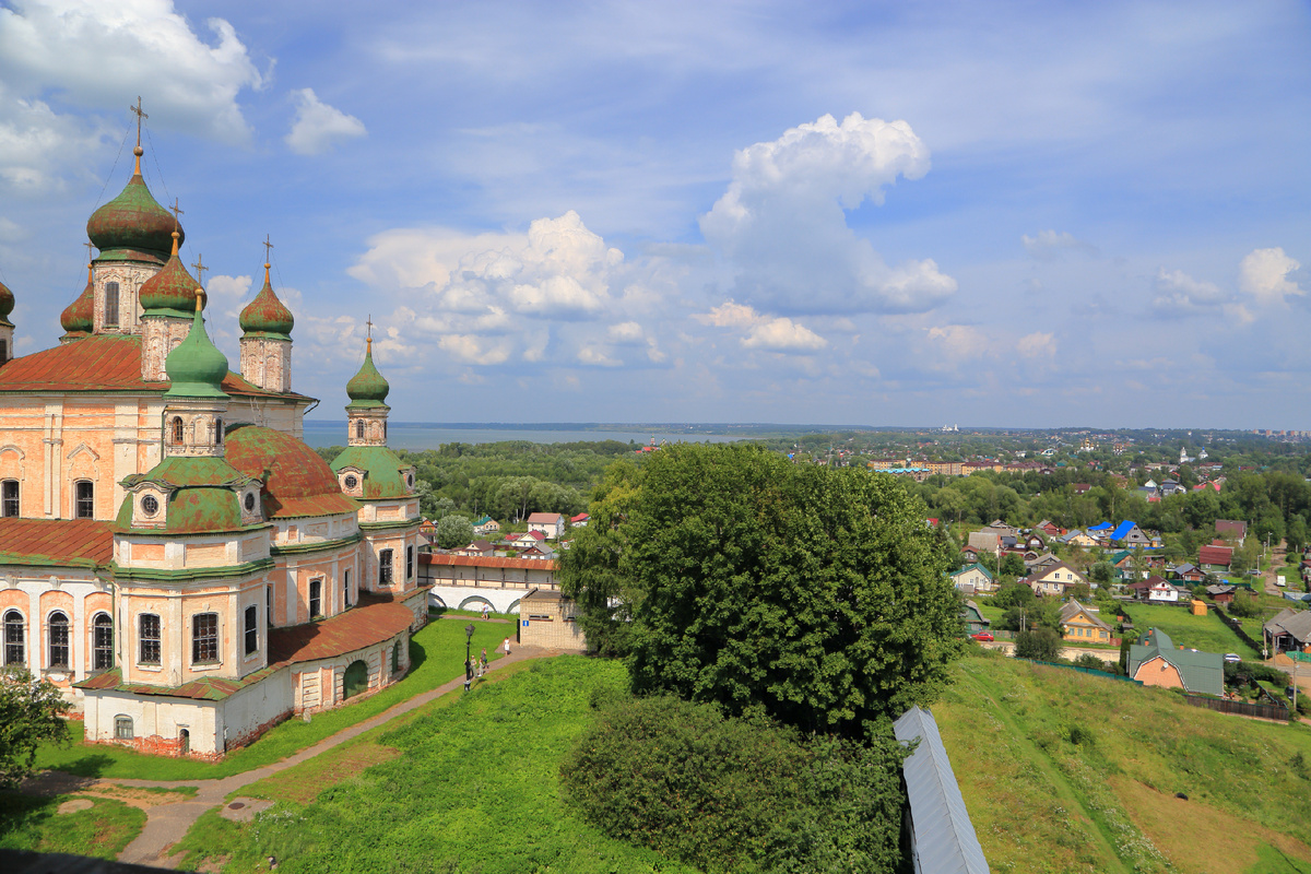 Вид на город и Плещеево озеро с колокольни Горицкого монастыря, Переславль-Залесский, фото автора