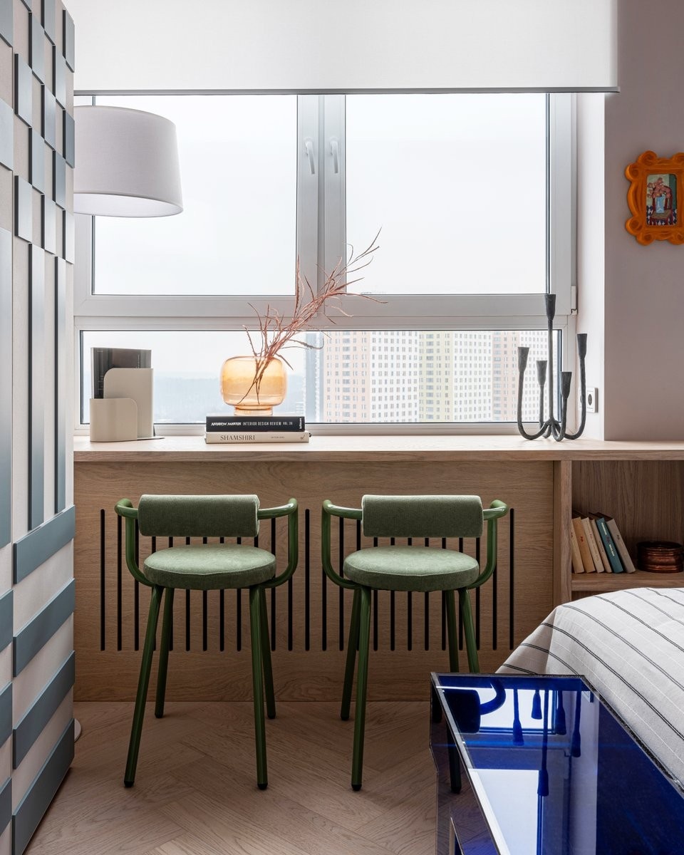 На фото: студия 21 кв.м, ЖК «Большое Путилково». Рум-тур, героиня и дизайнер: Анастасия Сердюкова; стилист: Екатерина Шаповалова; фотограф: Мария Войнова