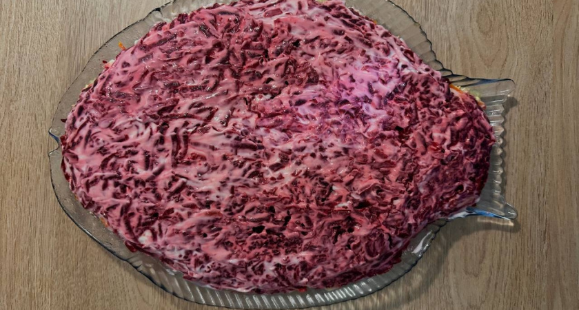    Готовим этот простой, но очень вкусный салат к праздничному столу в Новый год-2026 — сделает вас любимчиком огненной Лошади