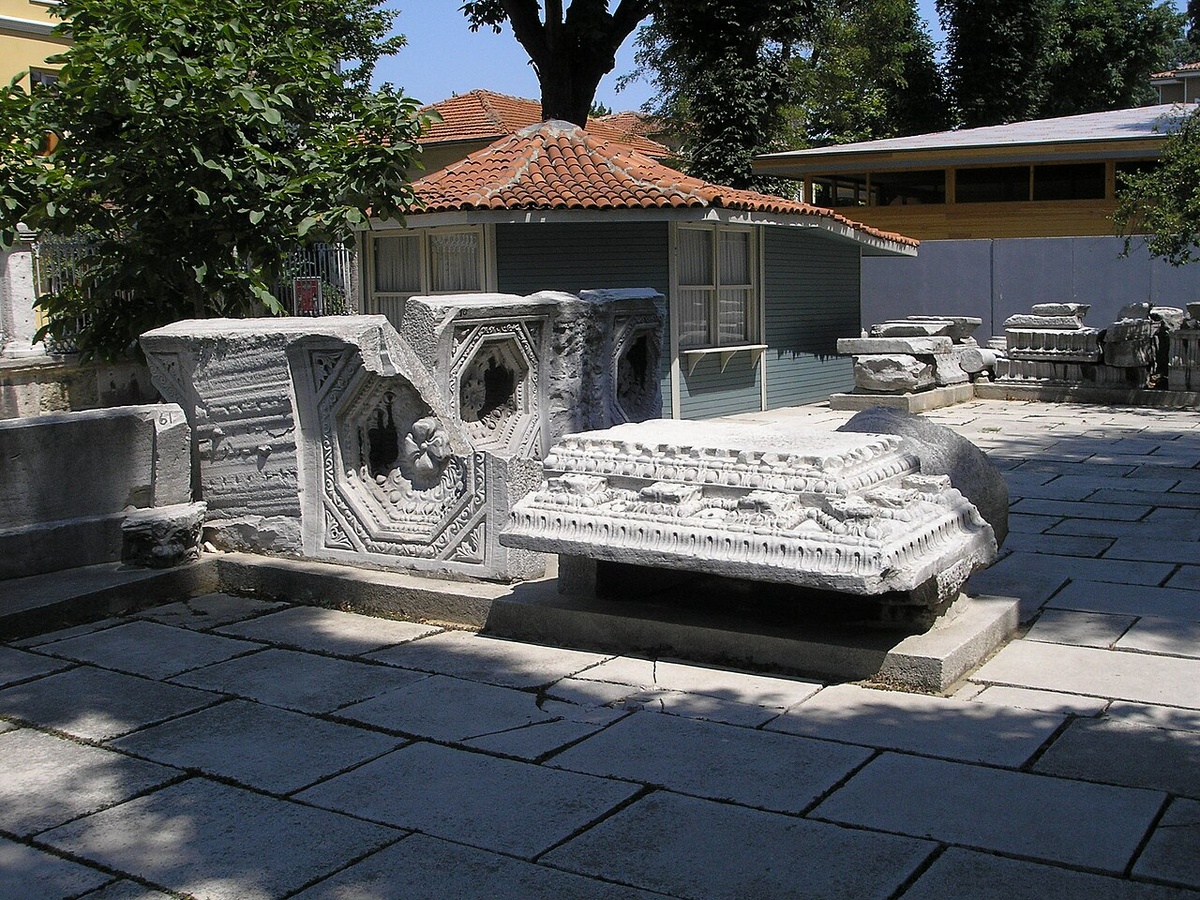 Фрагменты храма Святой Софии (415-532).