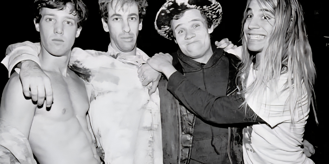 Фанк, наркотики, триумф: 7 историй о Red Hot Chili Peppers, которые звучат как сценарий очередного сериала