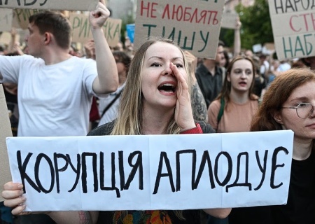    «Нет коррупции». Украинцев призвали приходить на майдан протестовать против режима Зеленского 15 ноября в 12:00