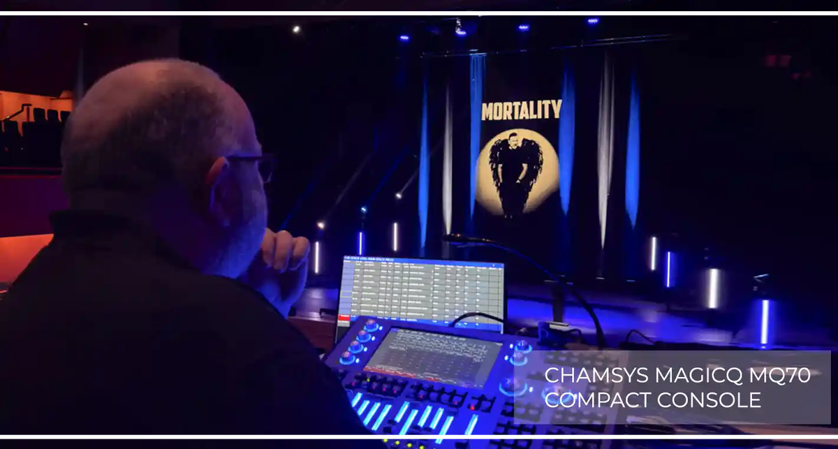 «В театрах ограничено пространство на FOH-позиции, поэтому серия ChamSys Compact стала очевидным выбором», — отметил он. «Показы всегда проходят при полном аншлаге, поэтому каждый метр площадки имеет значение».