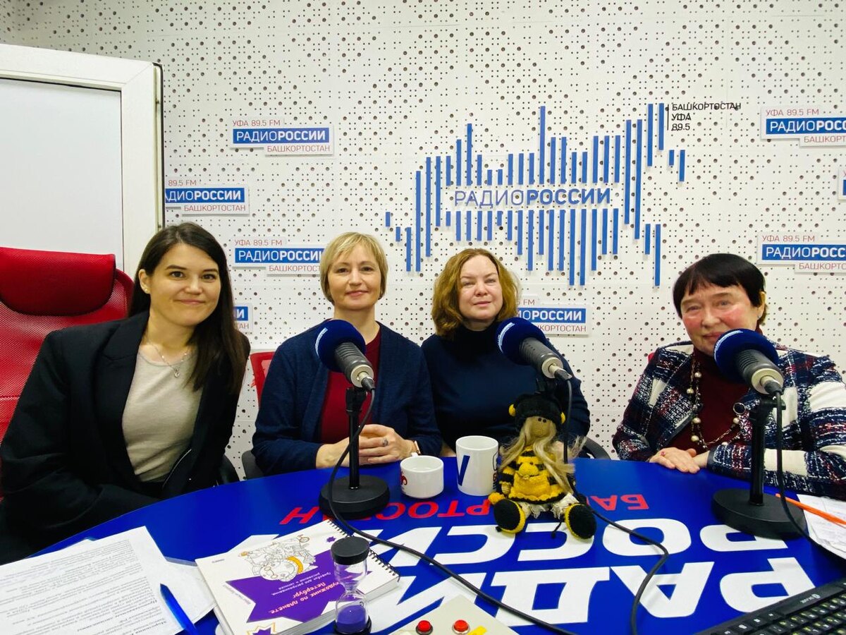    "Голый кондуктор бегал по стене" – в "Переплете" поговорят о ИИ-переводе