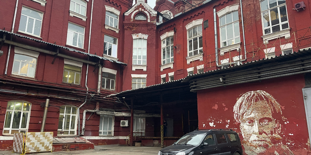 Неожиданное открытие внутри старинного завода «Кристалл» в Москве. Сколько раз была здесь, а в здание не заглядывала