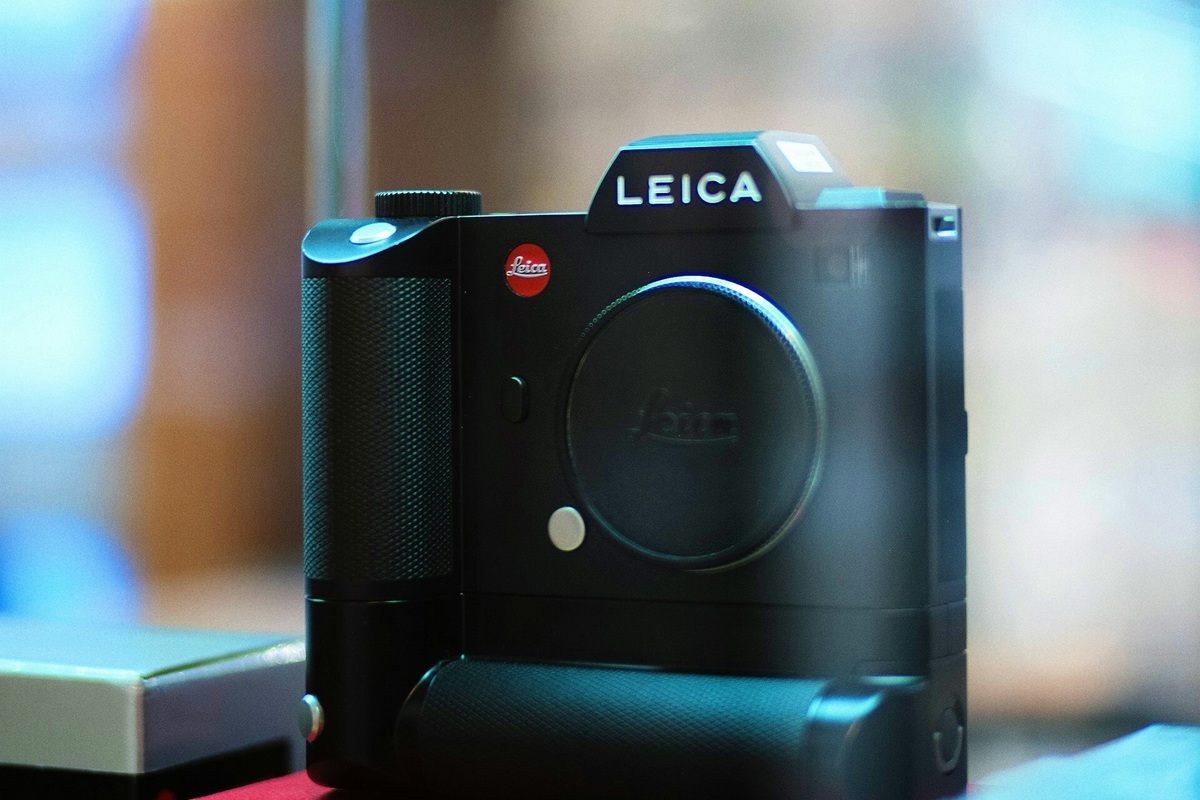     Почему камеры Leica такие дорогие? Или они стоят своей цены? Интересные факты