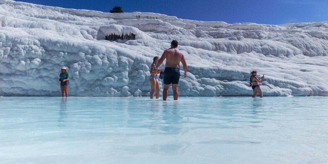 Куда поехать на море в марте 2026 за границу: 10 теплых стран