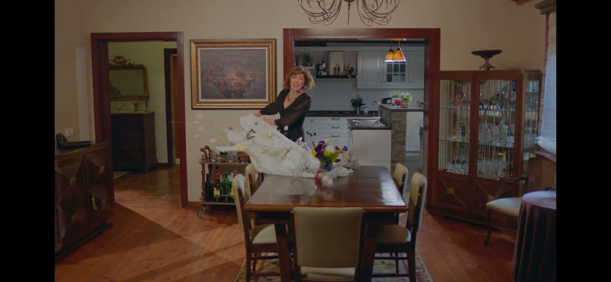 Стоп кадр из сериала «Пойраз Караэль»