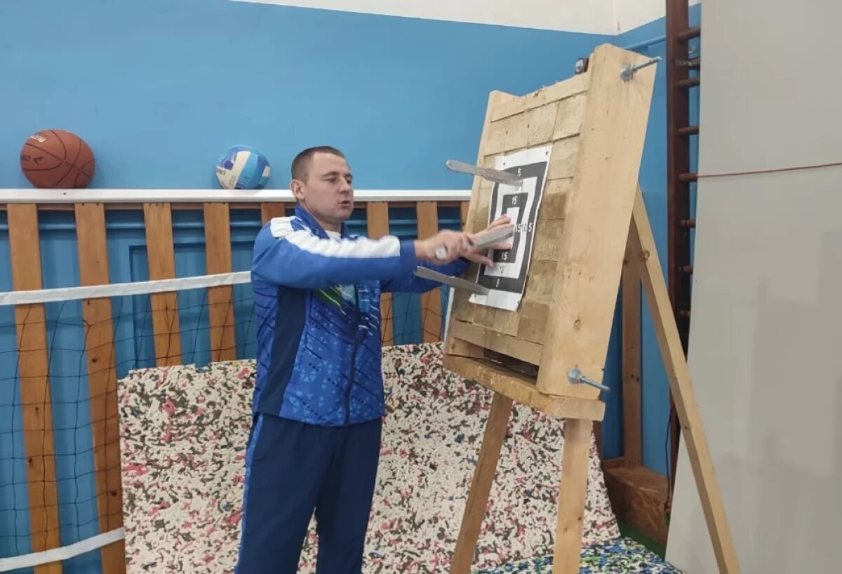    Ветеран СВО Евгений Шнайдер провёл открытый урок в школе под Хабаровском